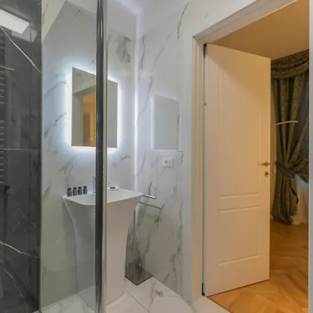 Aldrovandi Luxury Suites And Apartment Bolonha Exterior foto