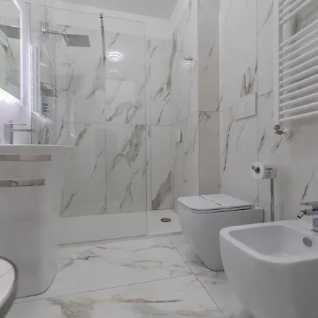 Aldrovandi Luxury Suites And Apartment Bolonha Exterior foto